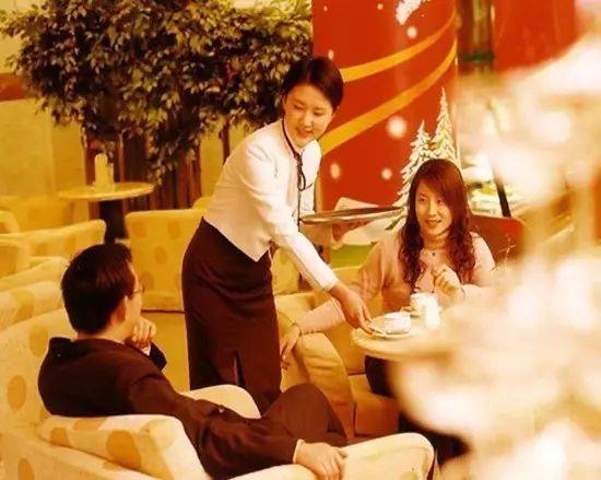 餐飲服務(wù)中的26個尷尬場景，優(yōu)秀服務(wù)員一句話化解！